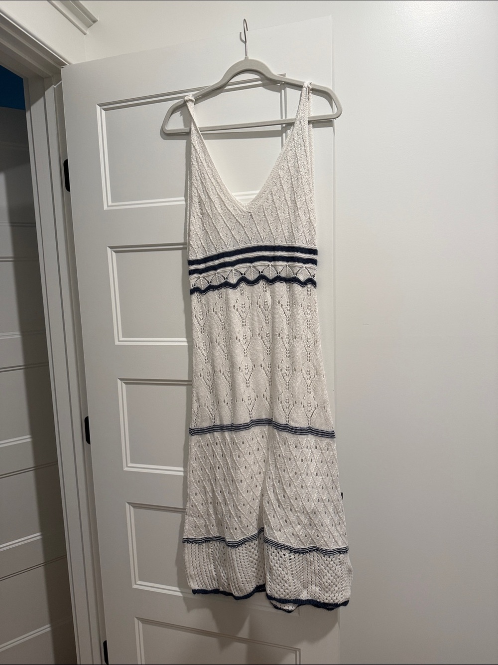 Soul of Mu White Knit V-Neck Dress with Navy Trim M/L